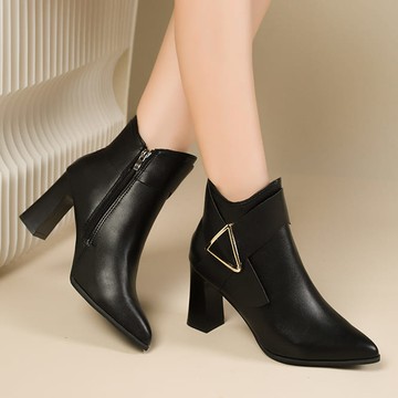 【35-42全尺碼】尖頭靴．優雅皮革釦環側拉鍊高跟短靴．白鳥麗子