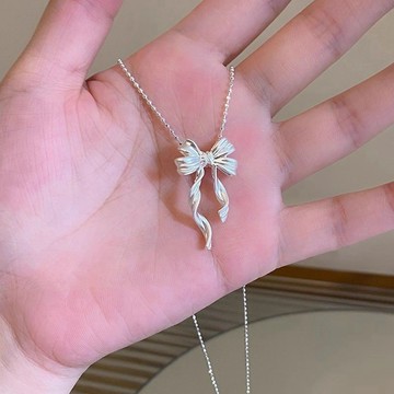 臺灣現/🎀項鏈小眾 吊墜蝴蝶結項鍊輕奢飄帶高級鎖骨ins設計甜美少女女友