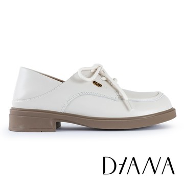 DIANA 復古學院綁帶柔軟羊皮德比鞋 米色 #55781
