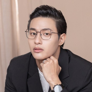 FROMEYES高折射率濾藍光×鈦輕盈全鈦方框眼鏡