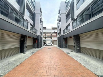 ★買房找阿栓★消防栓的栓★烏日精裝雙車社區型別墅｜台中市烏日區溪南路一段