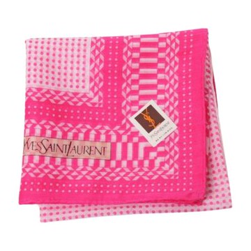 YSL Yves Saint Laurent 豔粉幾何紋樣圖騰YSL字母LOGO帕領巾(白底/桃紅系/48CM)