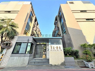 宗大頂美靜巷．愜意綠意中庭．明亮雙車別墅｜台南市中西區頂美二街