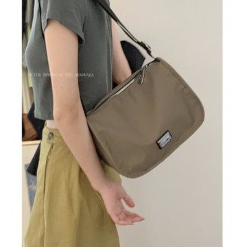 尼龍帆布包包女夏季2022新款潮時尚休閑馬鞍包百搭ins單肩斜挎包