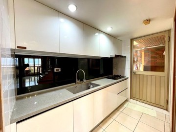 R15高鐵/六房+平車/景觀露台戶｜高雄市左營區文川路