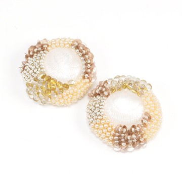 可以選擇串珠刺繡耳夾和耳针2