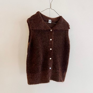 排釦輕柔羊毛背心 - 咖啡