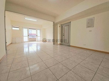 楠梓國中前雙捷運站大四房雙平面車位｜高雄市楠梓區楠梓路