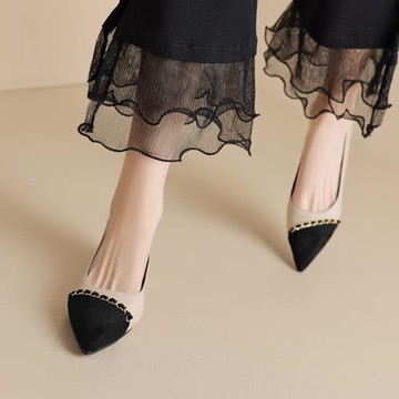 大碼低跟單鞋女41一43尖頭小香風百搭粗跟鞋子春秋拼色平底女鞋40