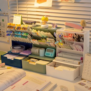 斜插式筆筒 文具收納 三年二班斜插式筆筒收納盒學生兒童男孩辦公室桌面高級感筆桶文具『XY39339』