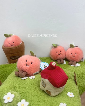 JELLYCAT-趣味雙葉桃子吊飾