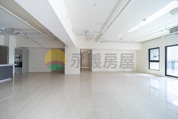 皇苑世紀館．農十六首排四房雙平車豪邸｜高雄市鼓山區美術東五路