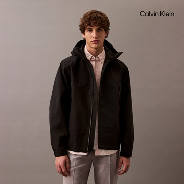 【Calvin Klein】 CK 技術粘合拼接風衣_黑色