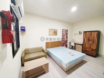 美麗島捷運*中央公園翻新收租透天｜高雄市新興區林森一路