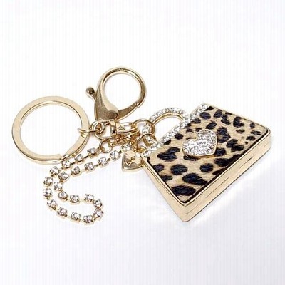 本日価格⭐️A731⭐️ d.i.a ♥ リング ヒョウ柄 y2k ホルターネック ヒョウ柄 キーホルダー アクセサリー バッグ ストーン キラキラ