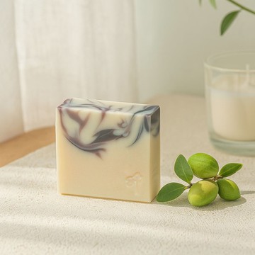 皂匠子【玫瑰草】荷荷芭保濕皂丨溫潤感 & 療癒花果香氣氛圍