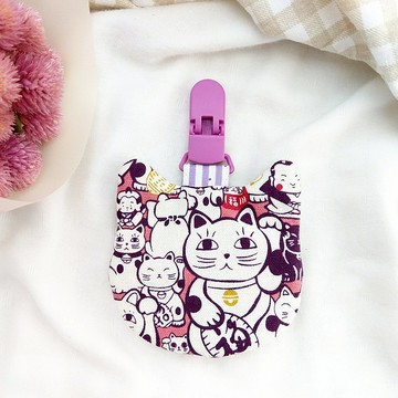 滿滿招財貓。貓咪造型 圓形平安符袋 奶嘴袋 票卡袋  (可繡名字)