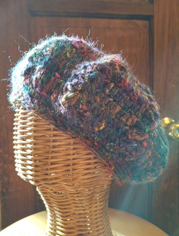 混紡羊毛織織。貝雷帽