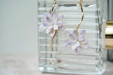 萬華鏡繡球 紫陽花 • 渲染紫藍 - 手工樹脂耳環