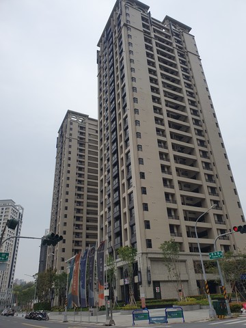 澄湖大灣全新景觀高樓雙平車｜高雄市仁武區勇全路