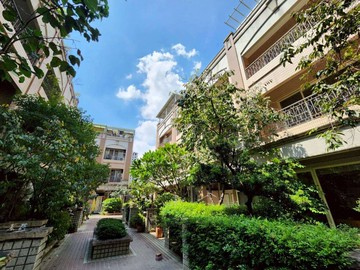 大降價!!八期邊間庭院別墅｜台中市南屯區文心南六路