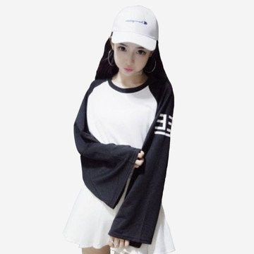 韓版原宿風撞色黑白圓領喇叭袖上衣 (黑袖 白袖) (M8SF)