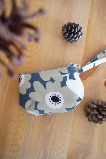 悄悄綻放茶花・手拿包