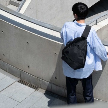 【fulcro】City系列-簡約隨身三角側背包(delight M)(多色可選)