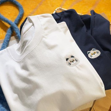 Upch 用干凈的眼神,治愈內心的混亂。簡約日系刺繡短袖男女上衣夏