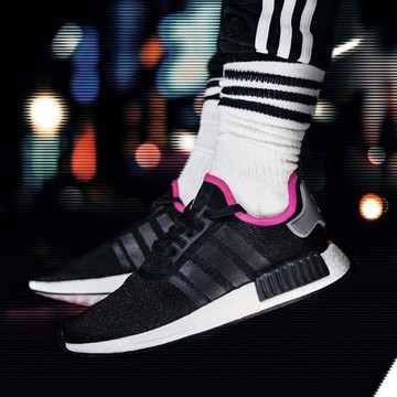 AirRoom 全新正品現貨 ADIDAS NMD R1 BOOST 黑色 粉色 桃紅色 黑桃 男鞋 DB3586