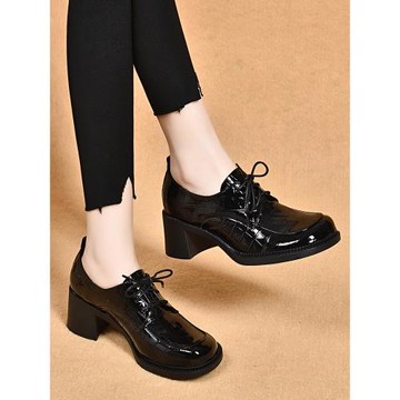 2025年秋季新款英倫風系帶女鞋漆皮粗跟單鞋真皮大頭中高跟小皮鞋