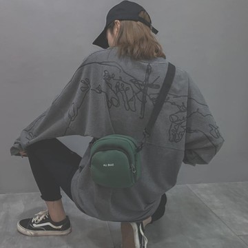 胸包新款潮韓版百搭時尚斜挎網紅ins復古港風honey蹦迪小黑包包女    都市時尚
