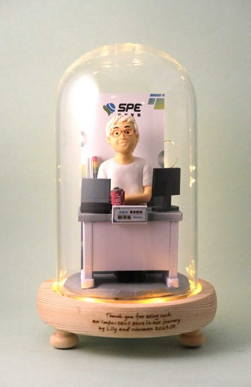 榮休記念小禮品,可客製名字.提供相片客製人物造型(辦公室造型)