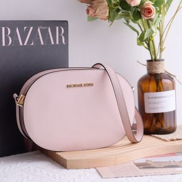 MICHAEL KORS JET SET 金屬LOGO橢圓拉鍊斜背包(粉)