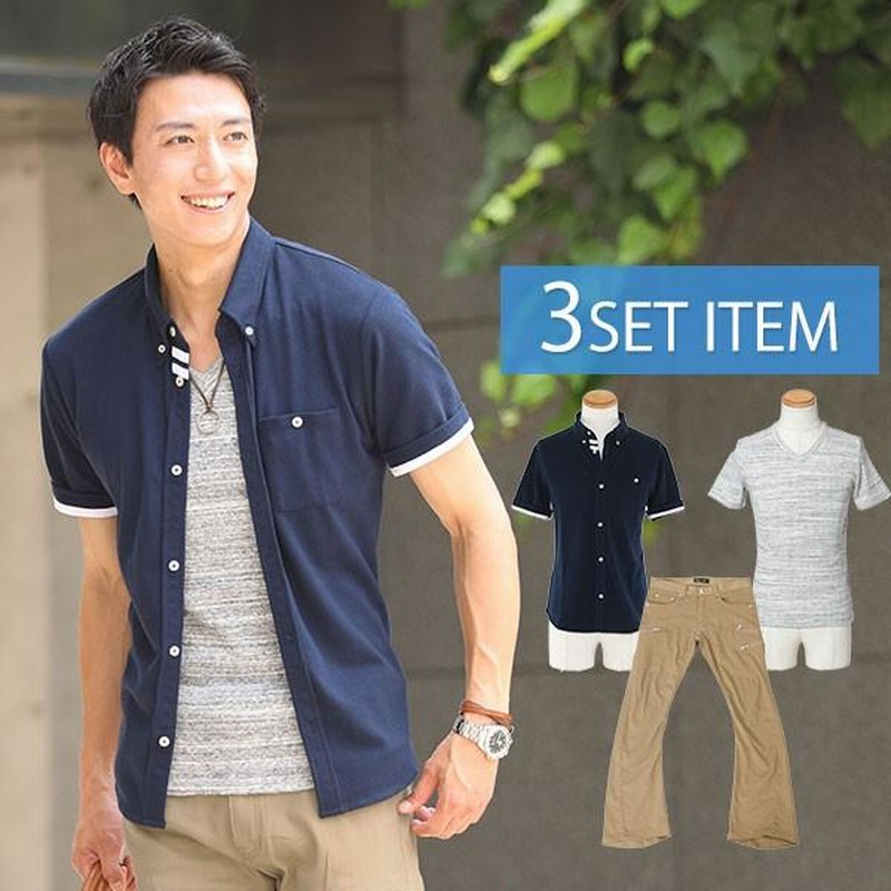 紺ポロシャツ×グレーTシャツ×ベージュパンツのコーディネート