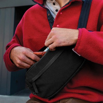 TRAVELON Origin雙層防盜斜背腰包(黑)