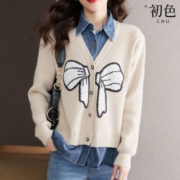 初色 休閒風牛仔拼接假兩件蝴蝶結單排釦POLO領長袖毛衣外搭針織衫上衣女上衣-共2色-15650(F可選)