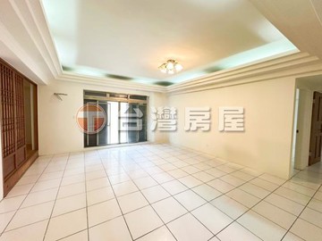 車站旁大四房三衛浴免搶廁所、最強地段宅｜宜蘭縣羅東鎮大同路