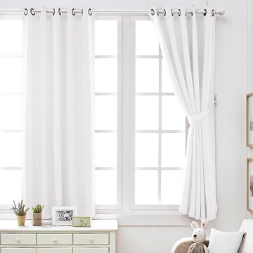 The Zari 免打孔純色遮光客廳式窗簾  135 x 170cm  白色