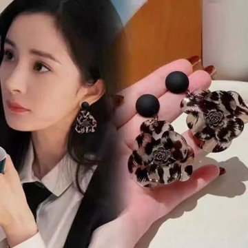 楊冪同款復古豹紋花朵耳釘輕奢高級感獨特耳環小眾設計感美拉德