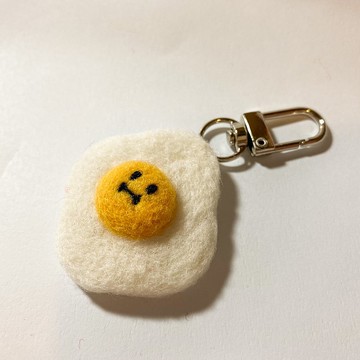 荷包蛋先生airpod吊飾