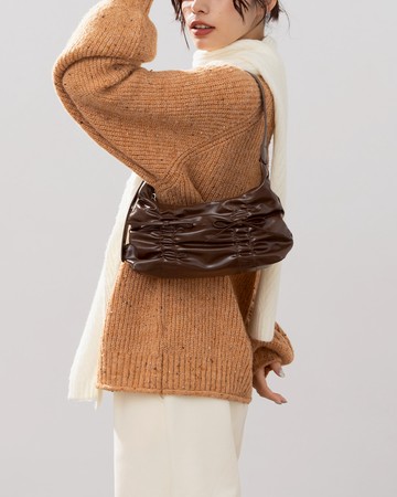 抓皺蝴蝶結皮革肩背包附背帶 四色售