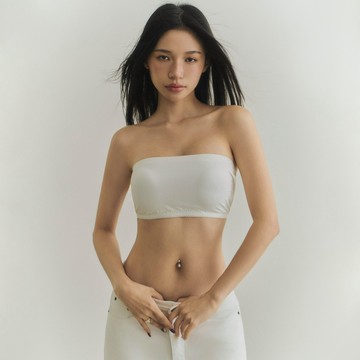 肌膚的微風邀請函；後交叉美背冰絲平口 BraTop 兩色 #260701U0157  黑/白