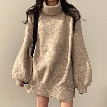 MOCO韓版chic寬鬆慵懶高領加厚保暖套頭軟糯泡泡袖側開叉長版針織毛衣