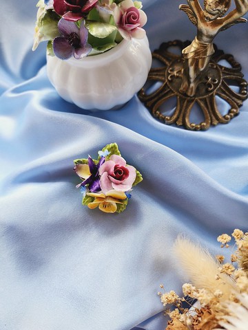 美國西洋古董飾品/英國製England骨瓷鮮豔玫瑰三色堇勿忘我胸針