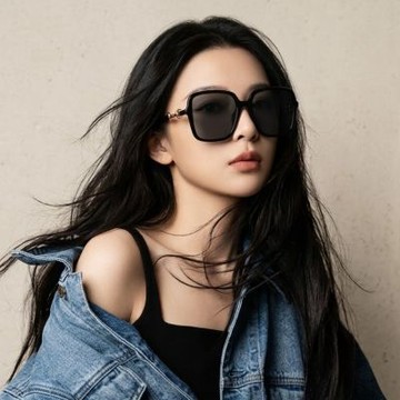 【GUCCI 古馳】方形膠框抗UV太陽眼鏡(GG2219SA-001)