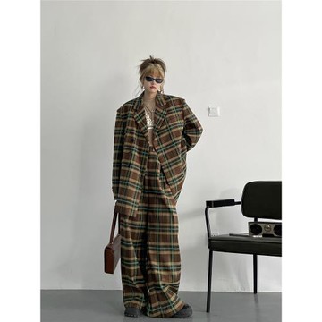 2025秋冬新款設計感美式復古高街小香風寬松格紋闊肩西裝套裝女潮