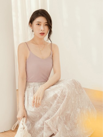 涼感．冰牛奶絲細肩帶內搭大V領背心