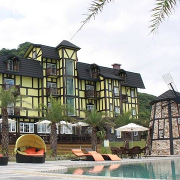 花蓮【斯圖亞特海洋莊園】一泊一食英倫城堡尊爵海景雙人房平/間間無敵海景房