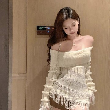 【顯瘦百搭】春季新款韓版時尚小眾修身一字領短款針織衫上衣女 短上衣 針織上衣 韓系穿搭 一字領上衣 修身顯瘦 春季針織